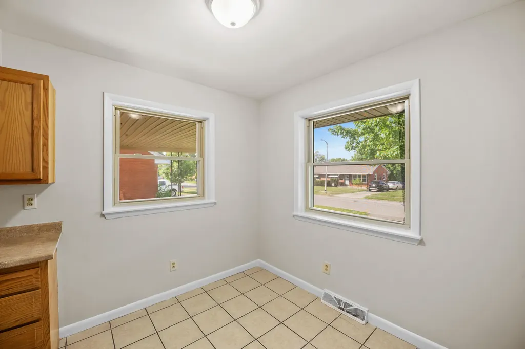1644 Brittany Lane Lexington KY 40504