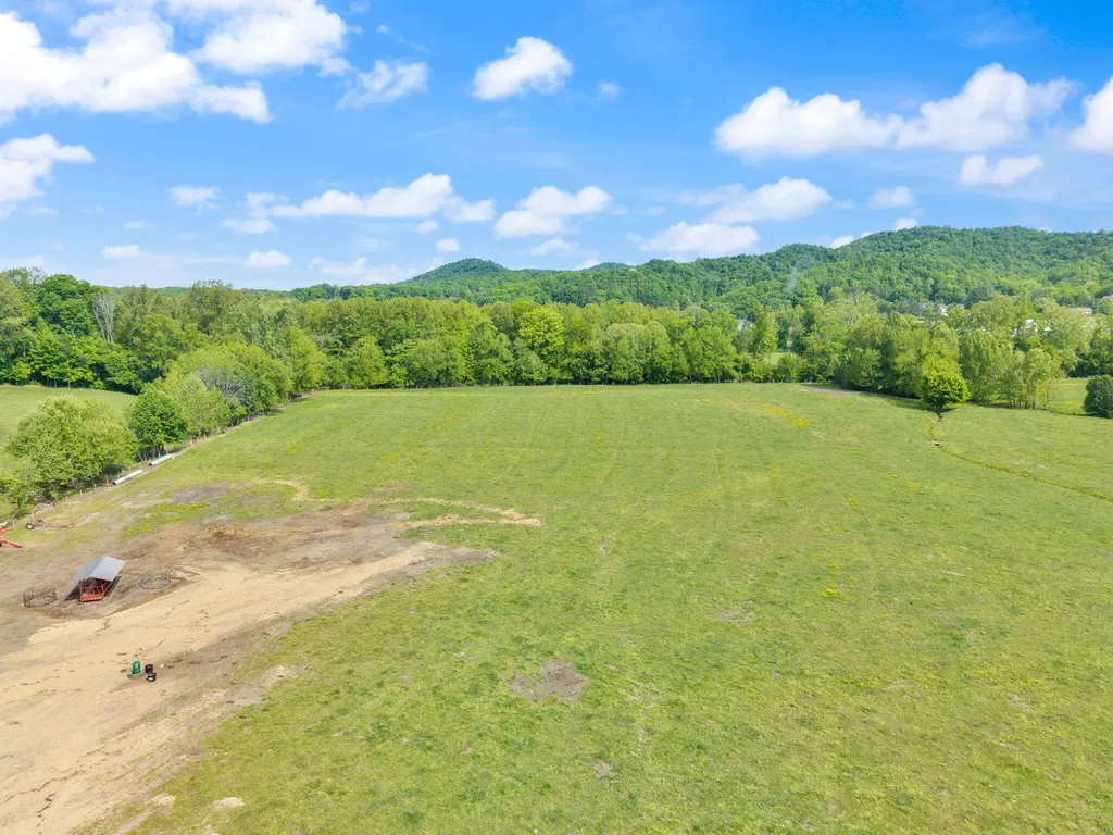 2560 Mcbrayer Road Clearfield KY 40313