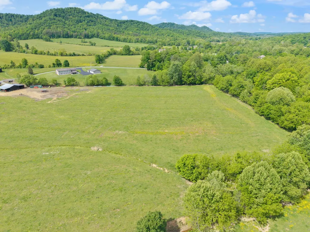 2560 Mcbrayer Road Clearfield KY 40313