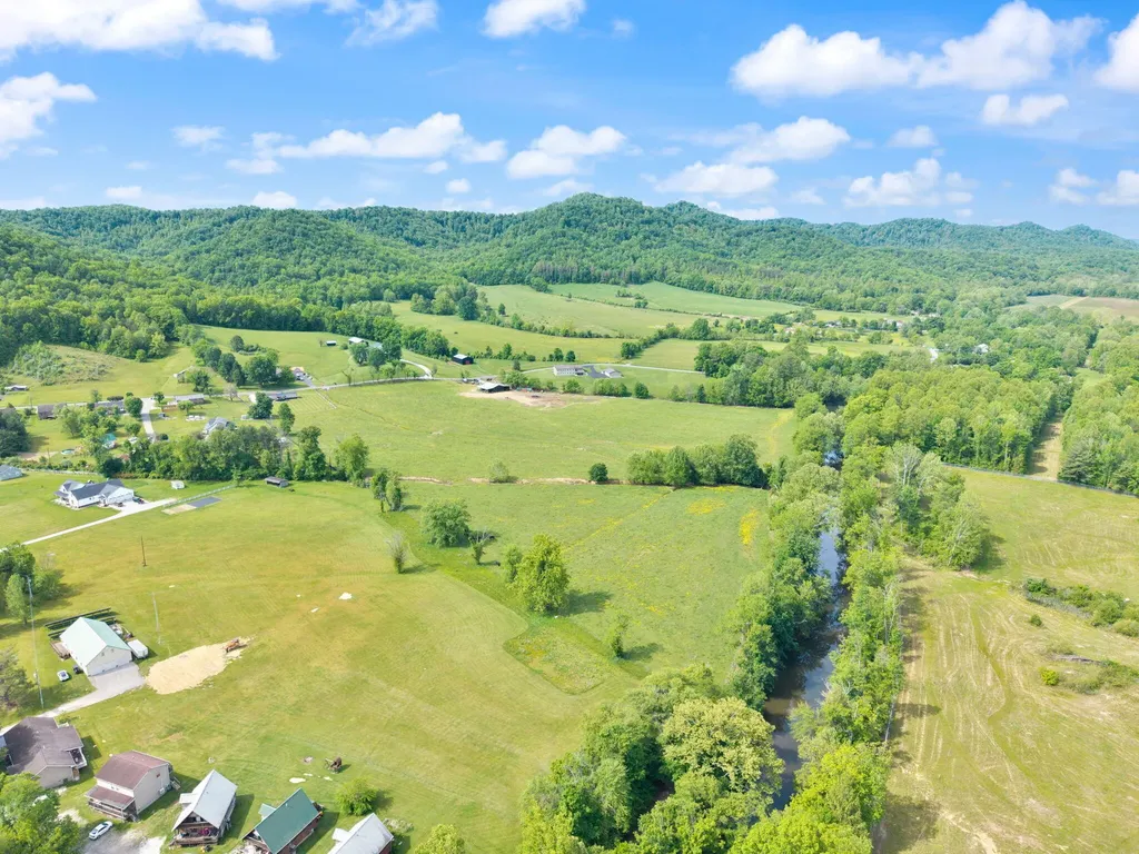 2560 Mcbrayer Road Clearfield KY 40313