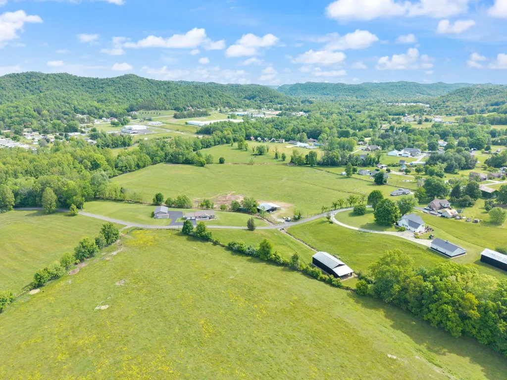 2560 Mcbrayer Road Clearfield KY 40313
