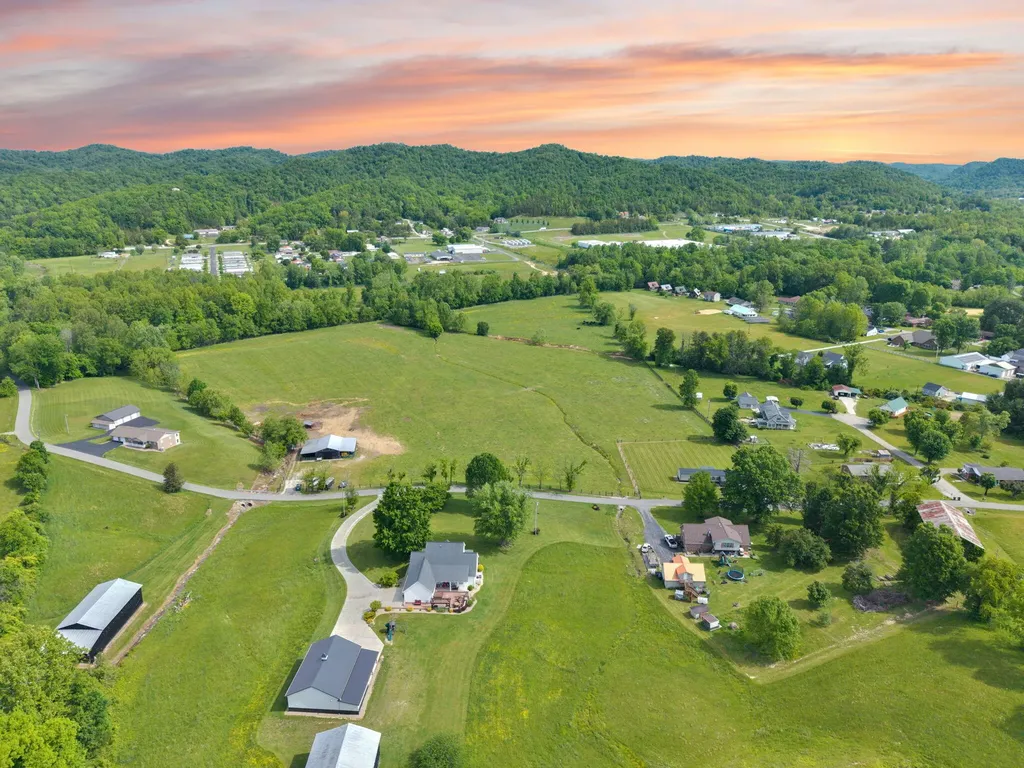 2560 Mcbrayer Road Clearfield KY 40313