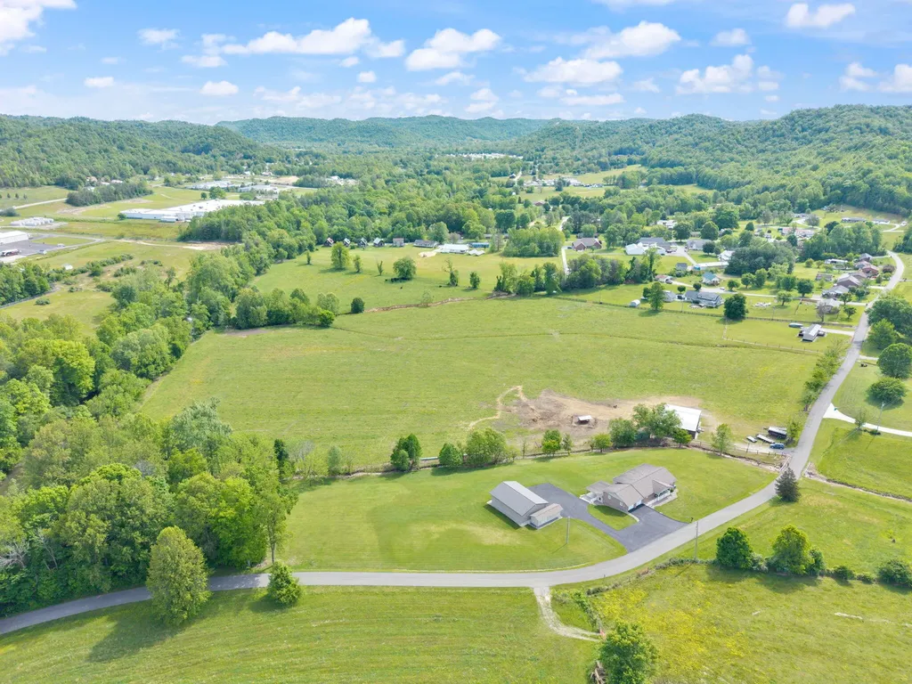 2560 Mcbrayer Road Clearfield KY 40313