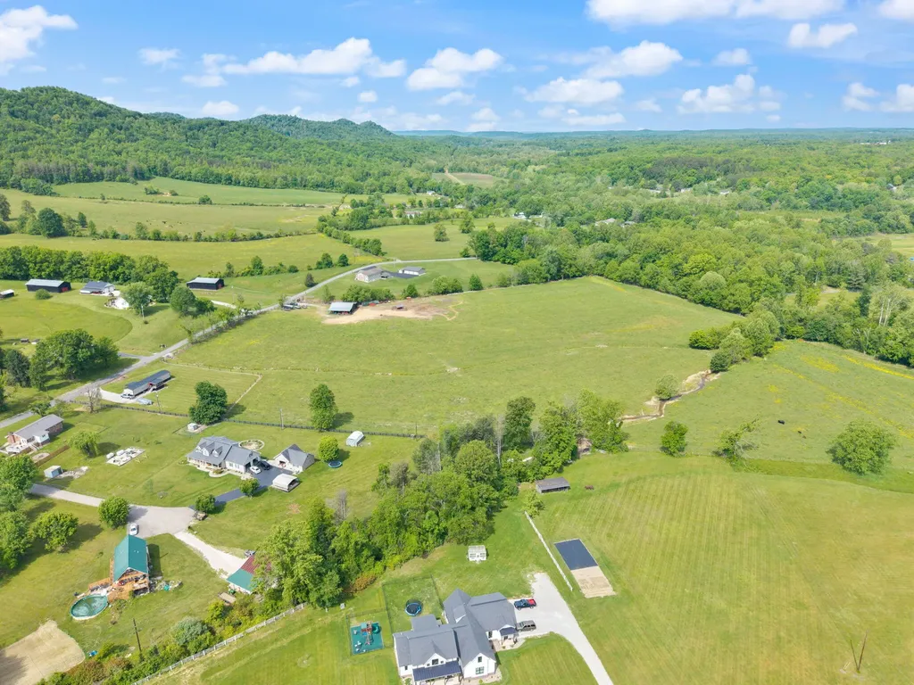 2560 Mcbrayer Road Clearfield KY 40313