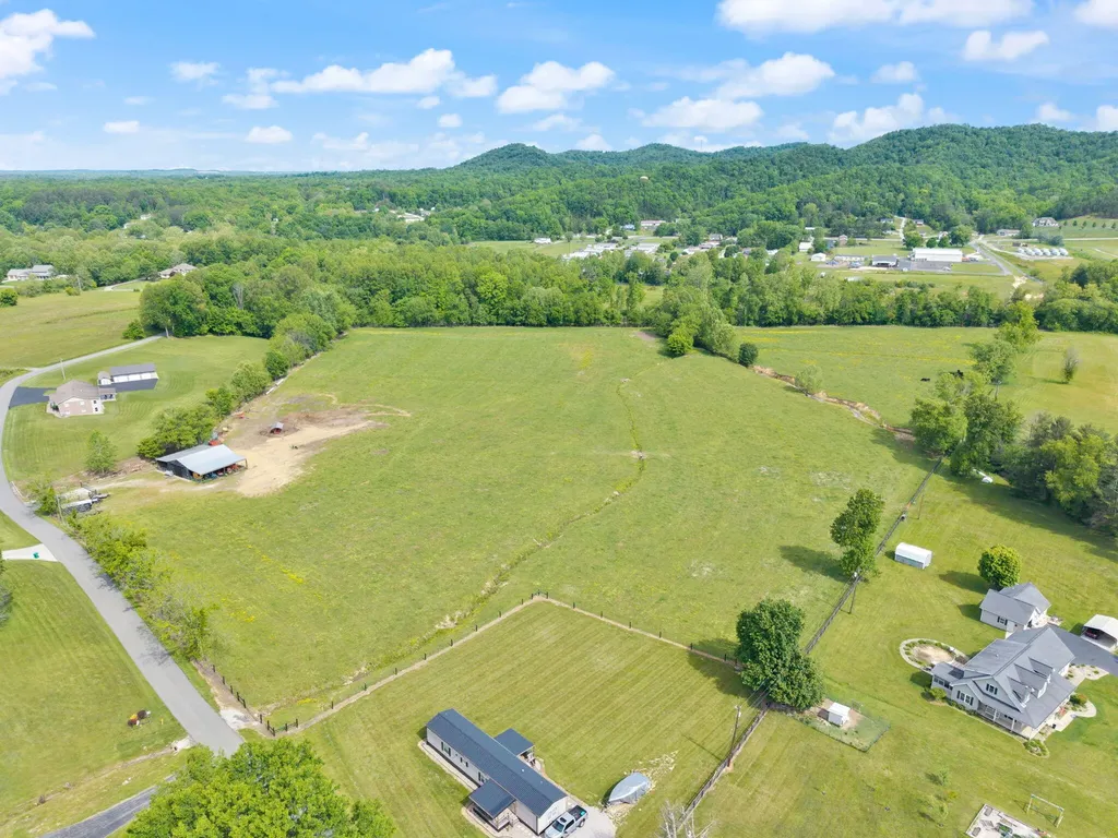 2560 Mcbrayer Road Clearfield KY 40313