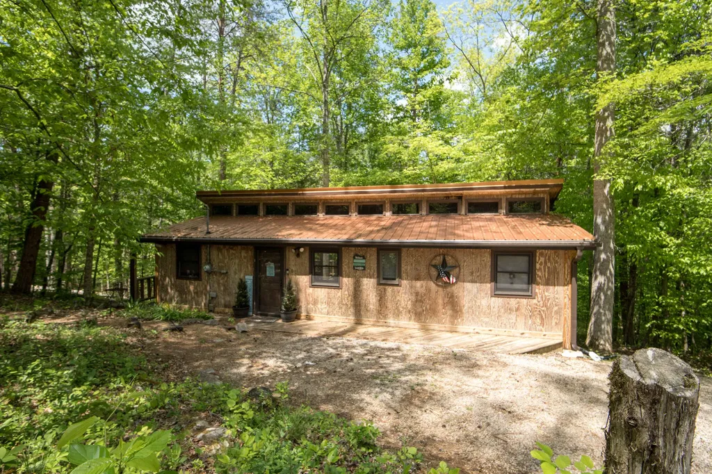 2040 Echo Point Road Bronston KY 42518