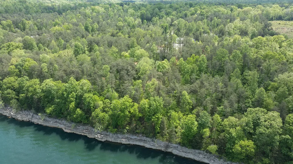 2040 Echo Point Road Bronston KY 42518