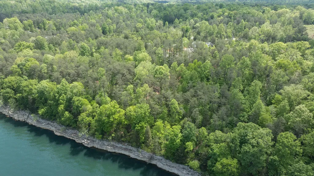 2040 Echo Point Road Bronston KY 42518