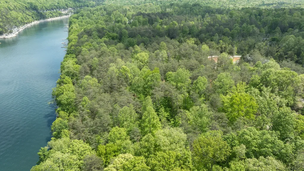 2040 Echo Point Road Bronston KY 42518