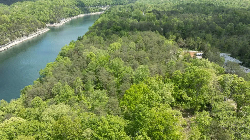 2040 Echo Point Road Bronston KY 42518