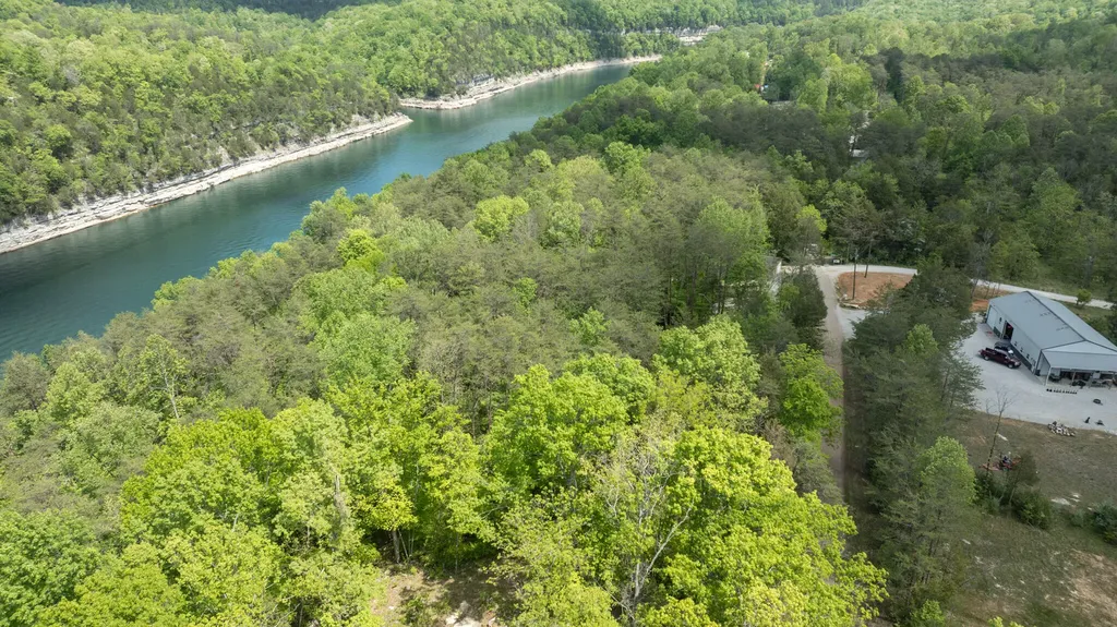 2040 Echo Point Road Bronston KY 42518