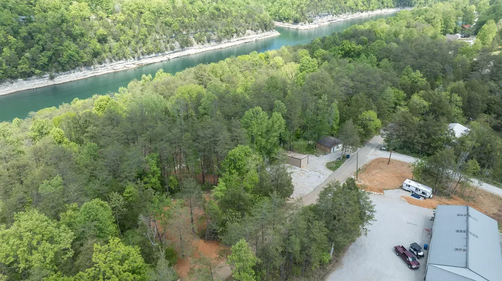 2040 Echo Point Road Bronston KY 42518
