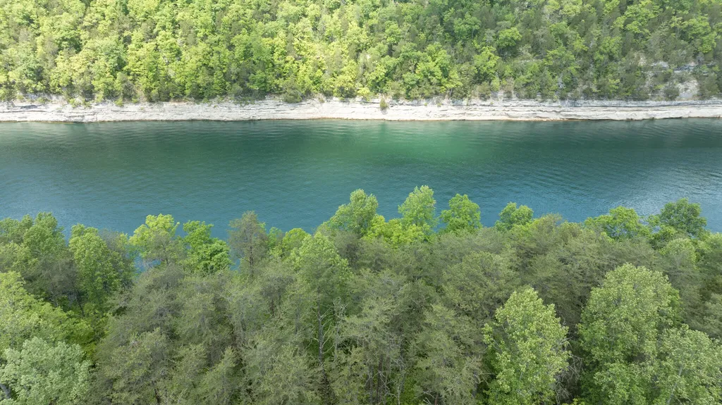 2040 Echo Point Road Bronston KY 42518