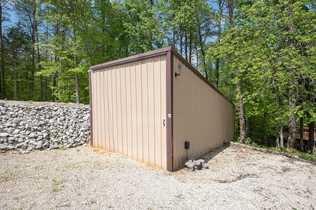 2040 Echo Point Road Bronston KY 42518