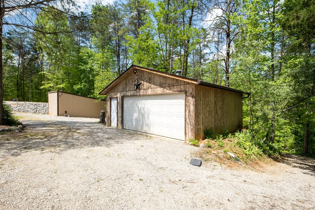 2040 Echo Point Road Bronston KY 42518