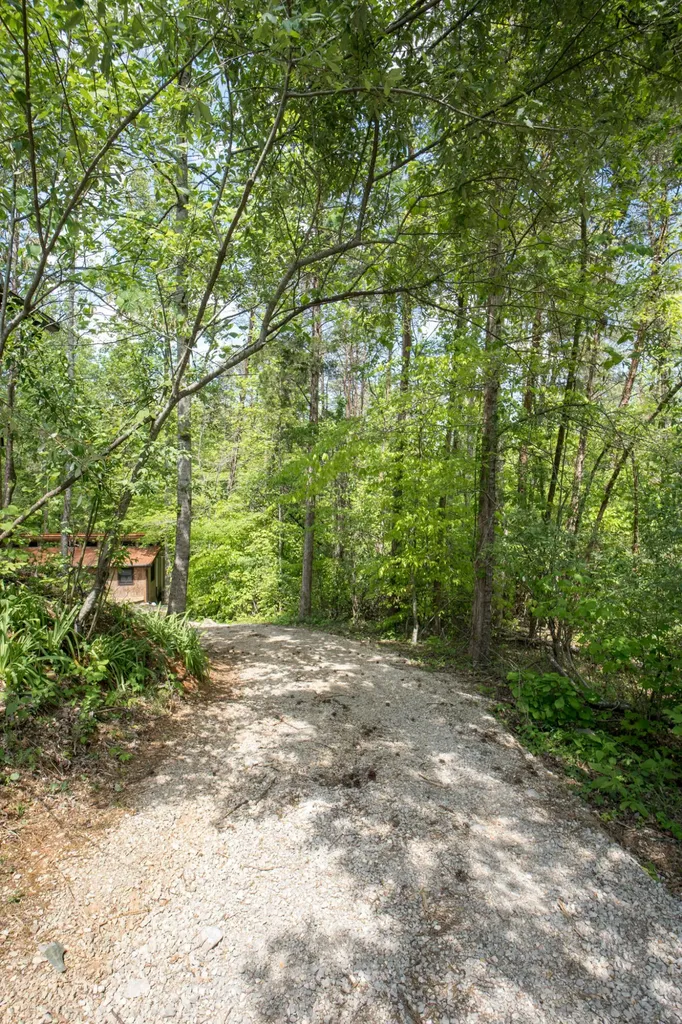 2040 Echo Point Road Bronston KY 42518