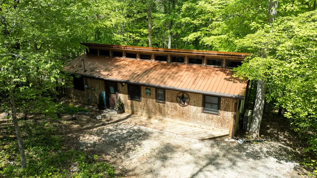 2040 Echo Point Road Bronston KY 42518