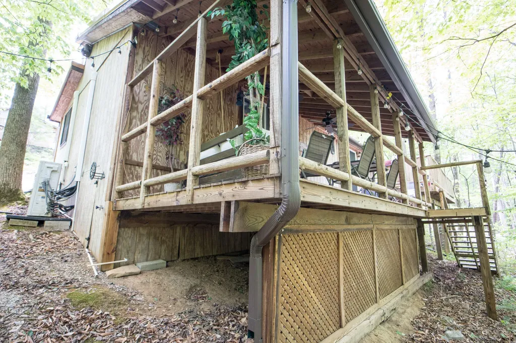 2040 Echo Point Road Bronston KY 42518