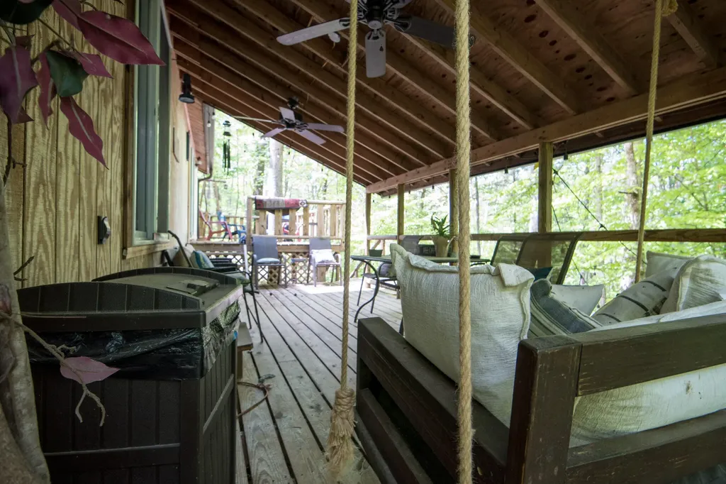 2040 Echo Point Road Bronston KY 42518