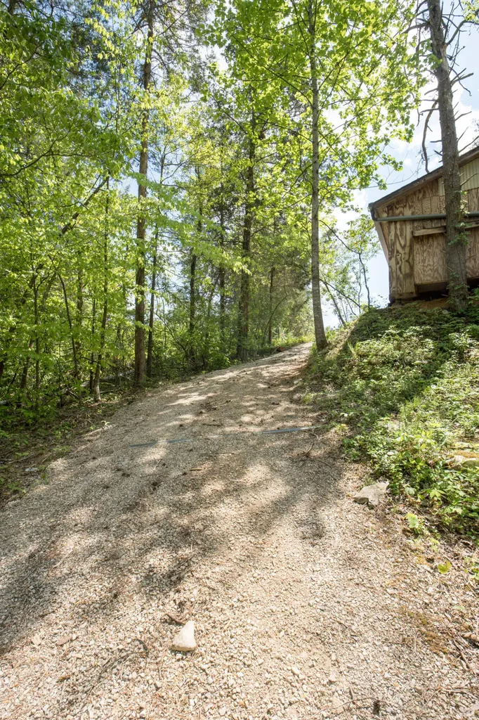 2040 Echo Point Road Bronston KY 42518
