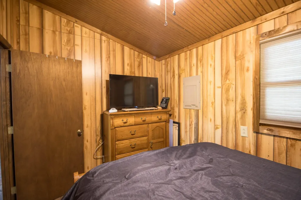 2040 Echo Point Road Bronston KY 42518