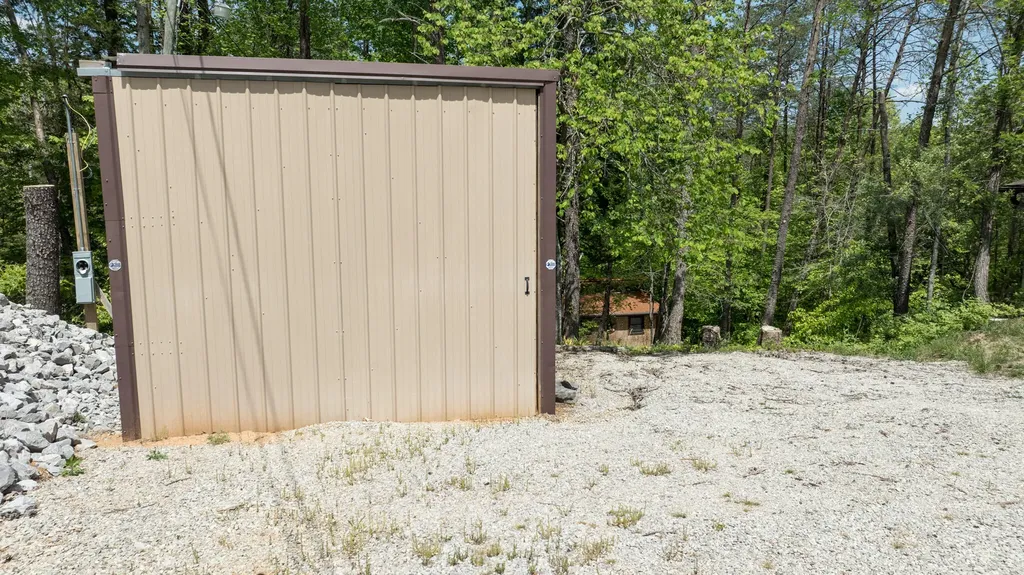 2040 Echo Point Road Bronston KY 42518