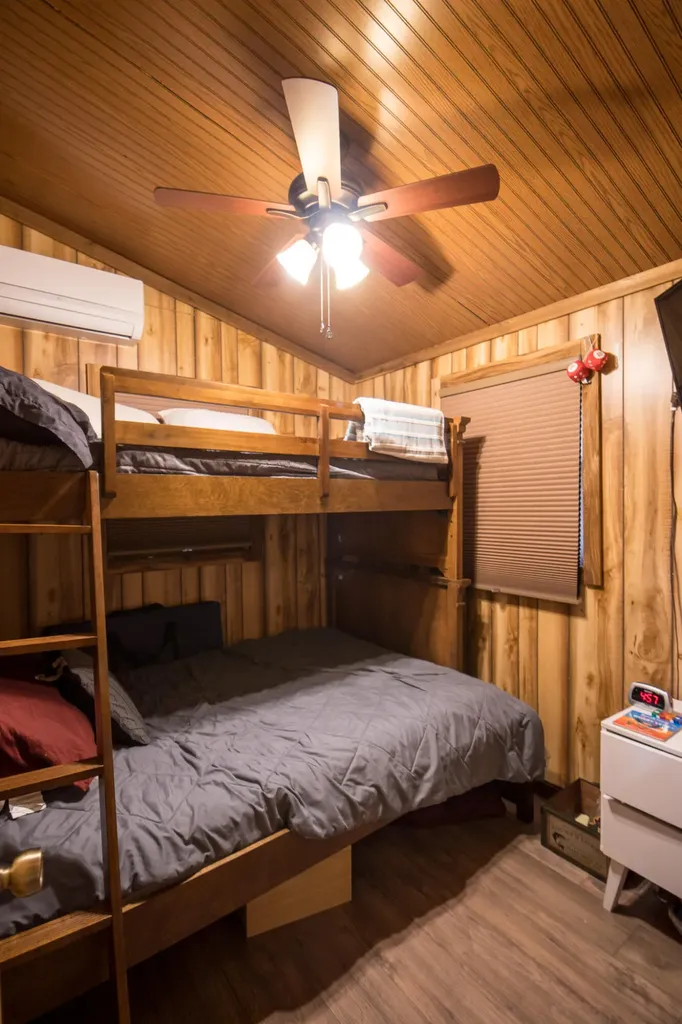 2040 Echo Point Road Bronston KY 42518