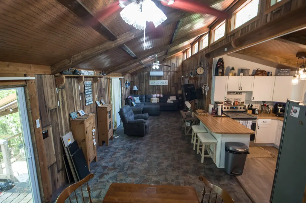 2040 Echo Point Road Bronston KY 42518