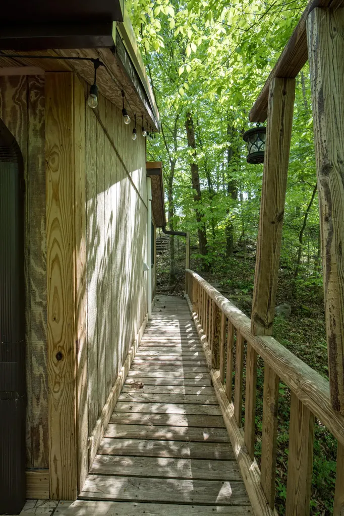 2040 Echo Point Road Bronston KY 42518