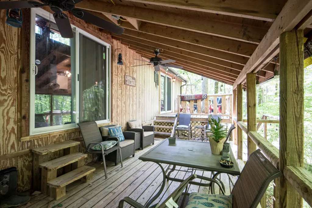 2040 Echo Point Road Bronston KY 42518