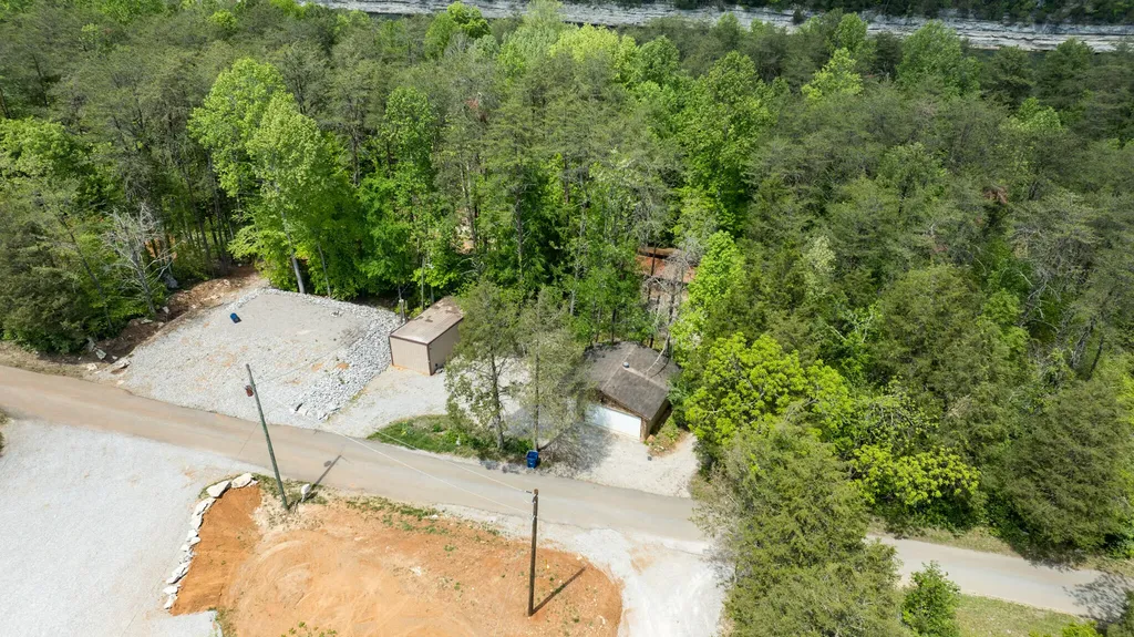 2040 Echo Point Road Bronston KY 42518