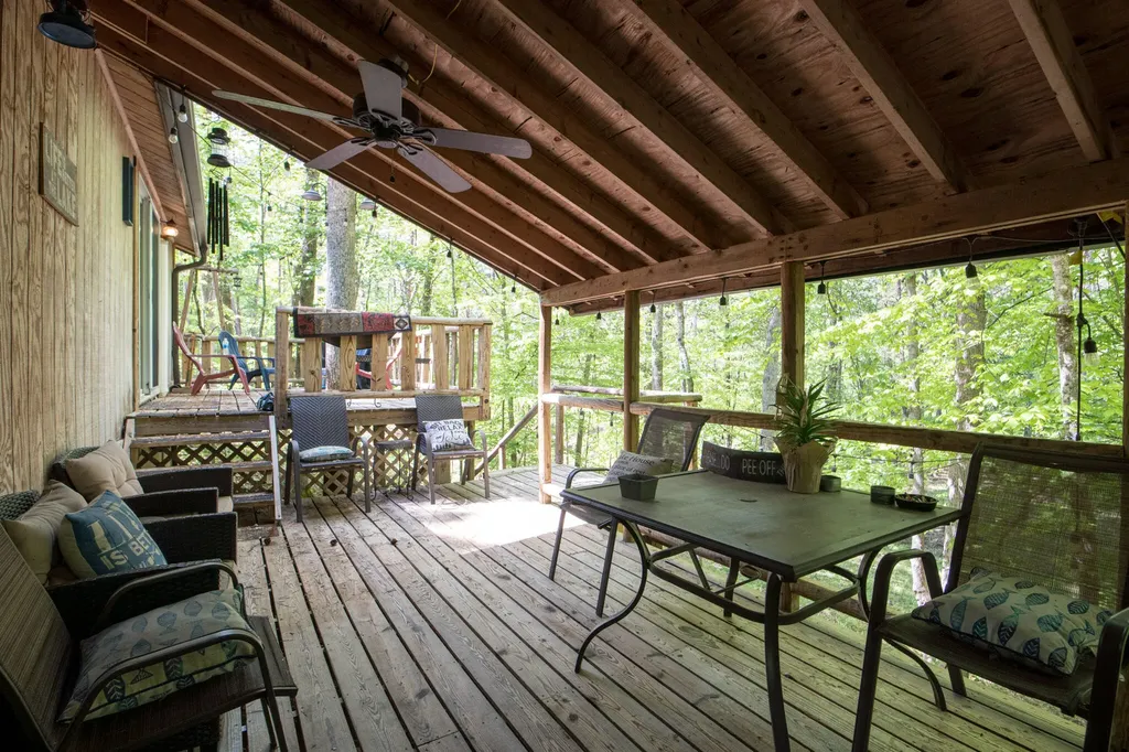 2040 Echo Point Road Bronston KY 42518