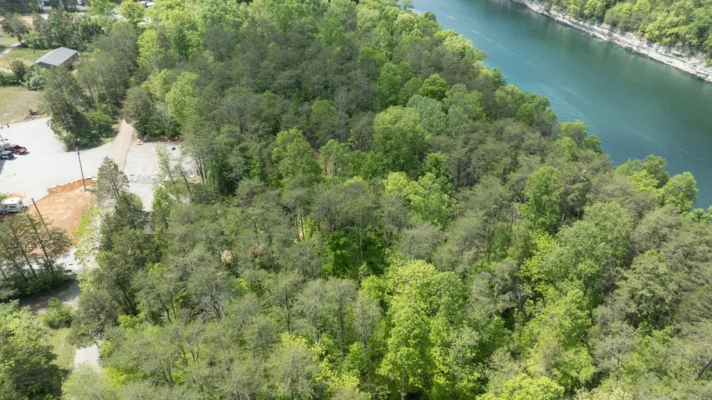 2040 Echo Point Road Bronston KY 42518