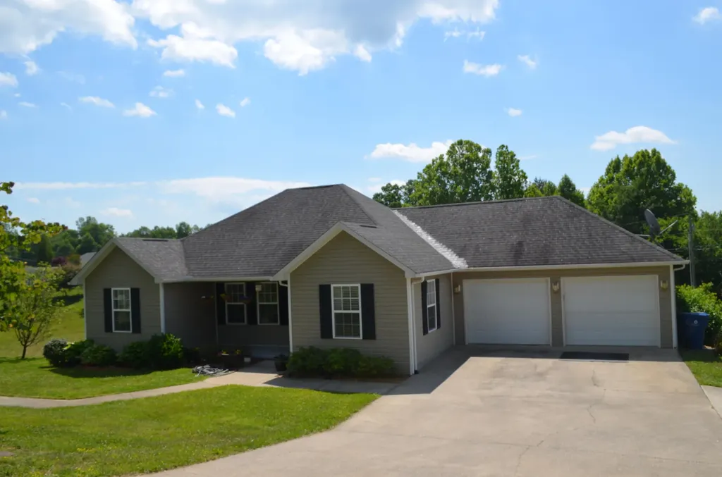 15 Delmas Gilliam Road London KY 40741