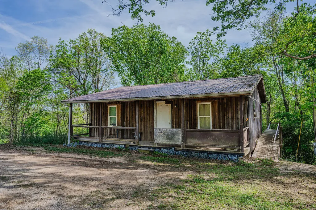 2463 Virden Ridge Road Clay City KY 40312