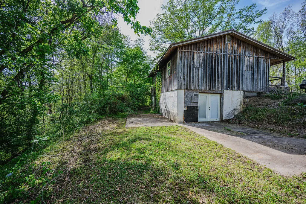 2463 Virden Ridge Road Clay City KY 40312