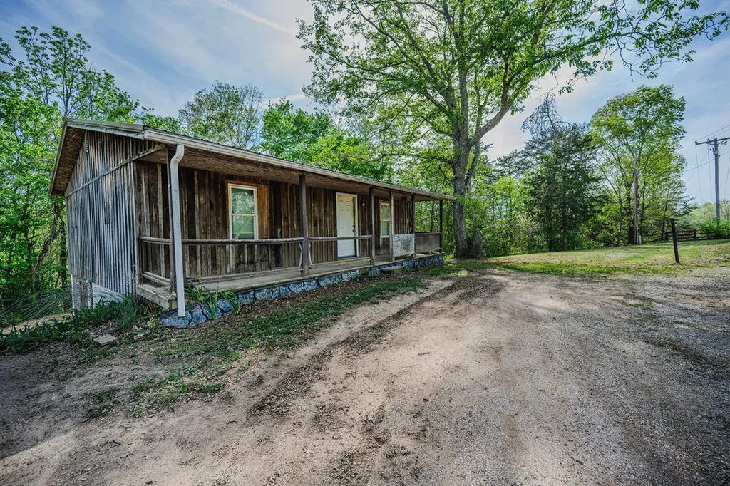 2463 Virden Ridge Road Clay City KY 40312