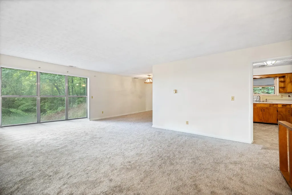 2371 State Highway 1568 Monticello KY 42633