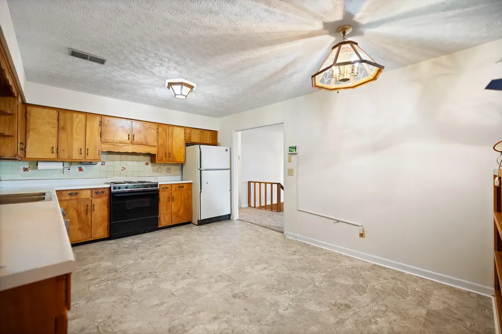 2371 State Highway 1568 Monticello KY 42633