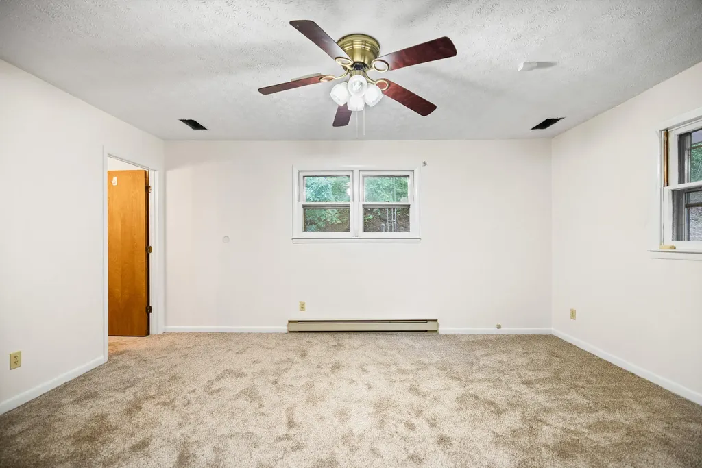2371 State Highway 1568 Monticello KY 42633