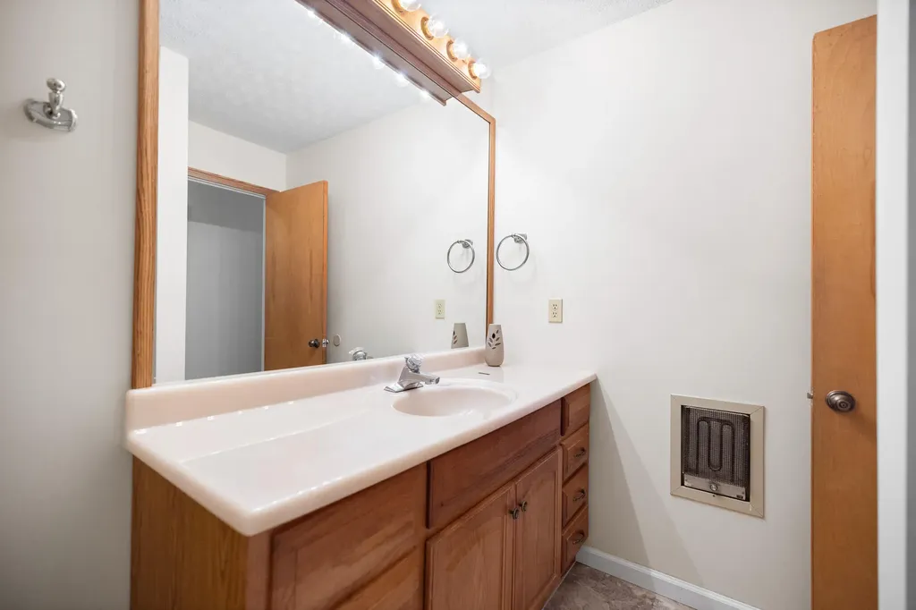 2371 State Highway 1568 Monticello KY 42633