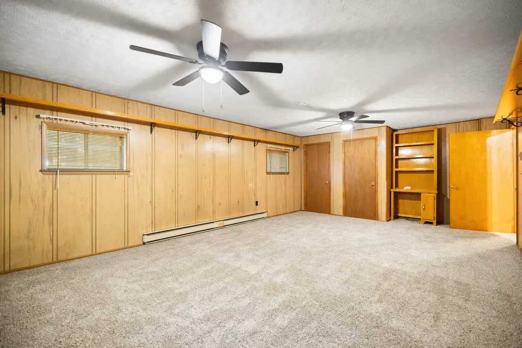 2371 State Highway 1568 Monticello KY 42633