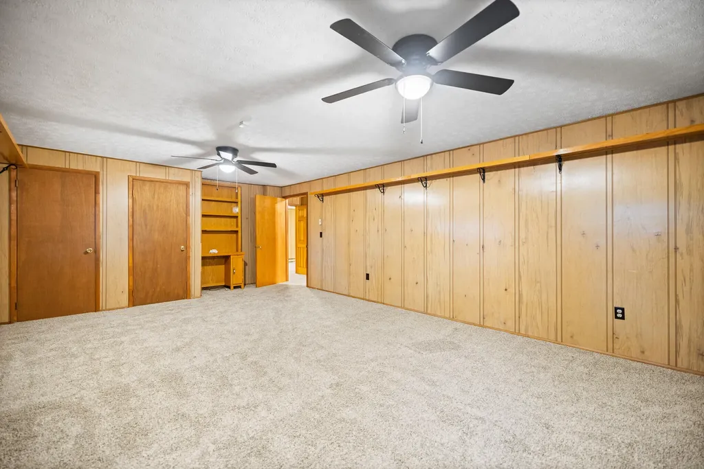 2371 State Highway 1568 Monticello KY 42633