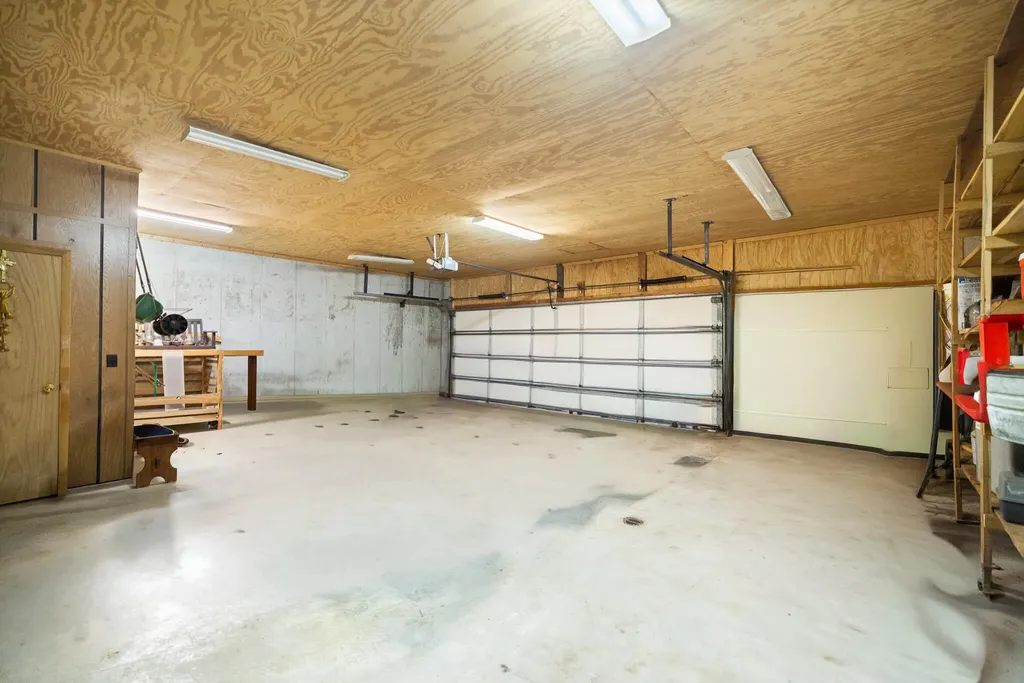 2371 State Highway 1568 Monticello KY 42633