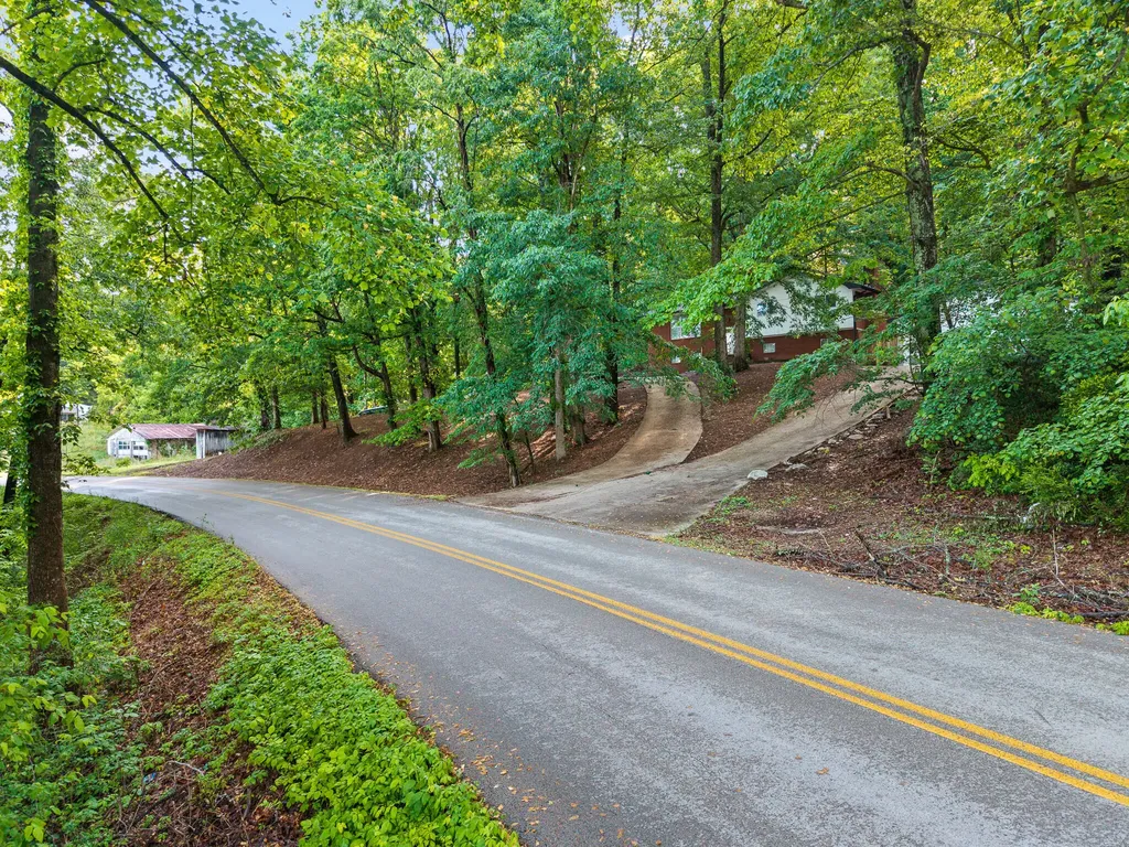2371 State Highway 1568 Monticello KY 42633