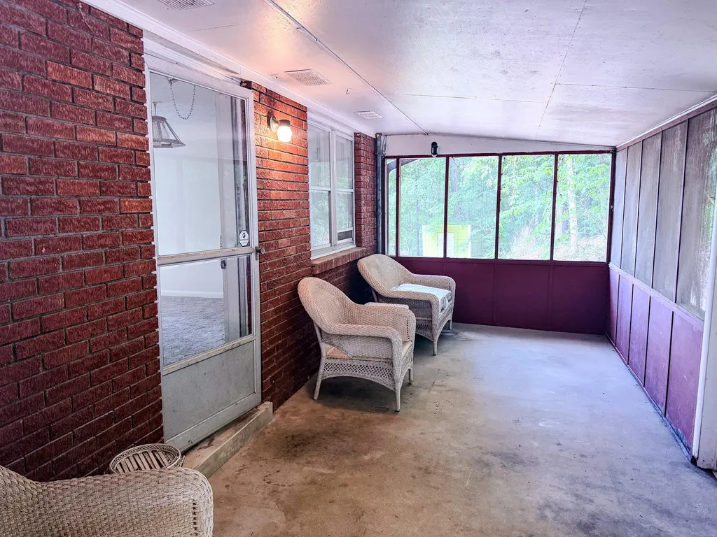 2371 State Highway 1568 Monticello KY 42633