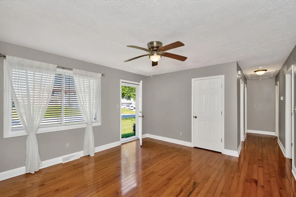 1407 Beulah Park Lexington KY 40517