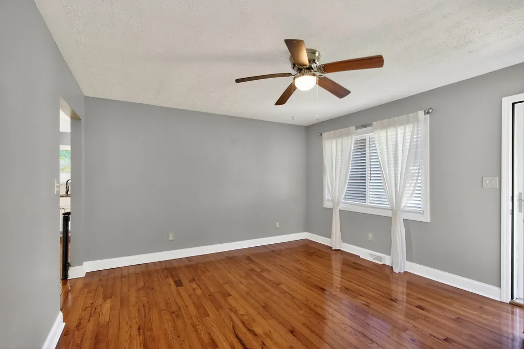 1407 Beulah Park Lexington KY 40517