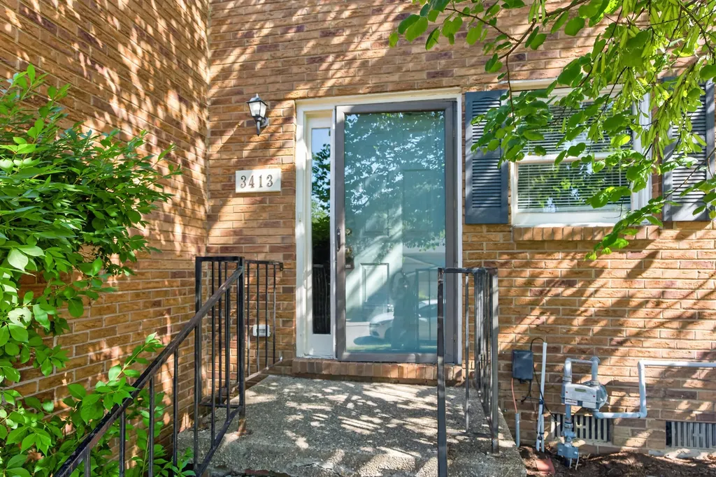 3413 Springlake Drive Lexington KY 40517
