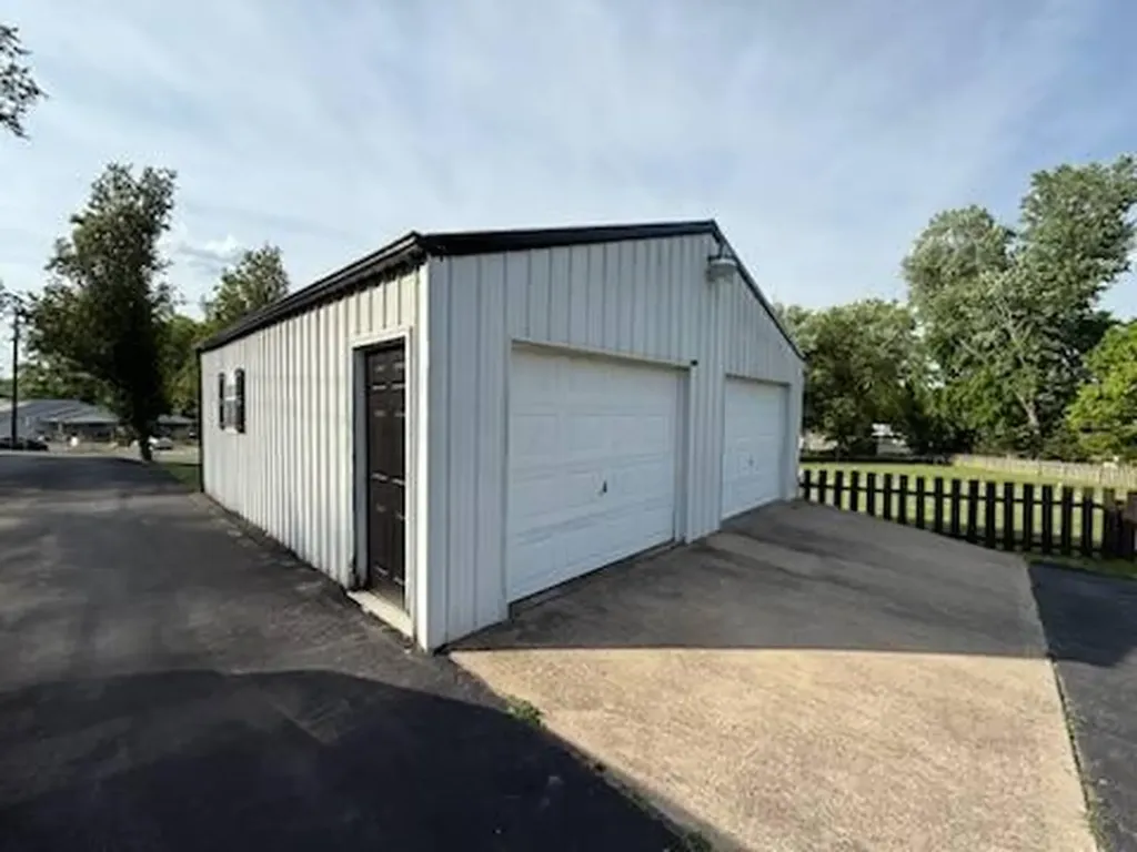 203 Fairgrounds Street Columbia KY 42728